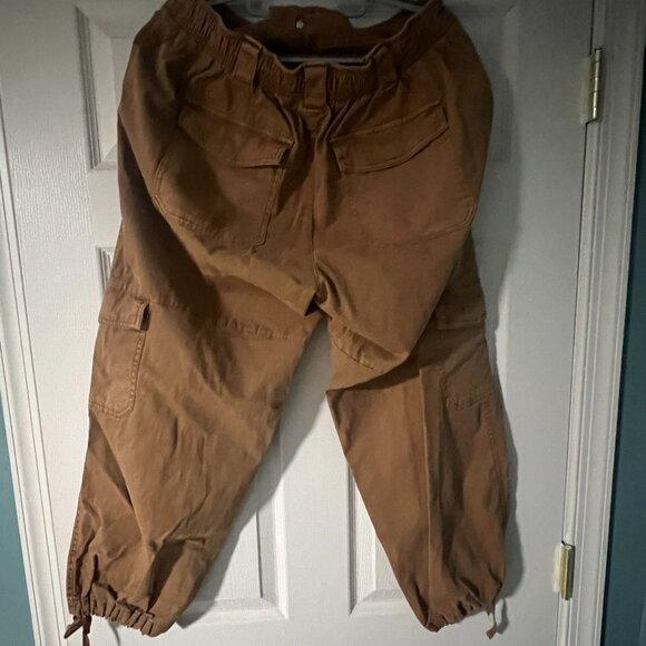 Old Navy High-Waisted Balloon Cargo Pants Size L - Picture 2 of 3